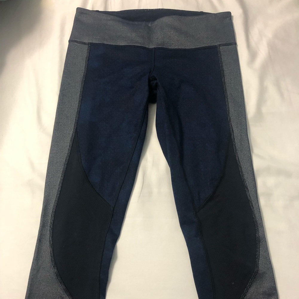 Lulu lemon Capri Leggings size 4